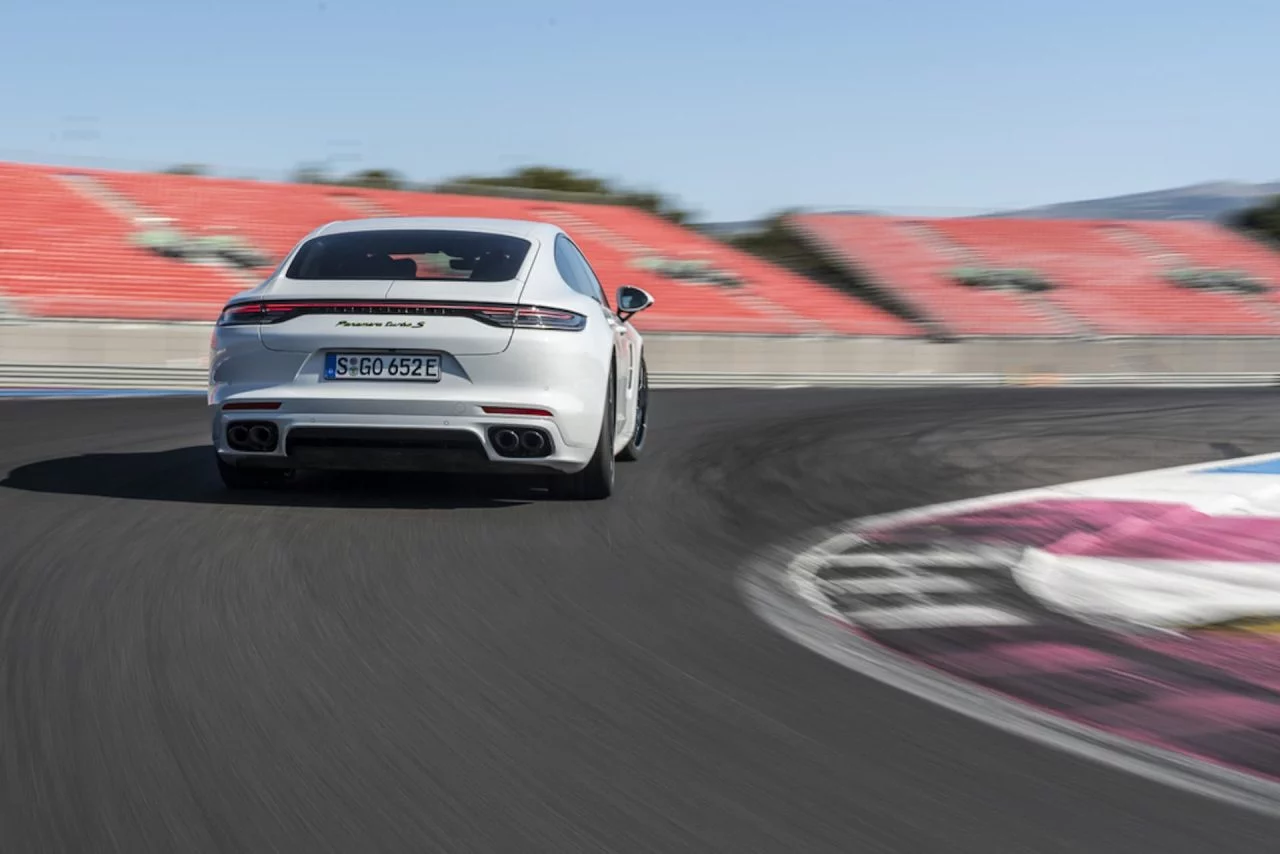 Porsche Panamera Turbo S E Hybrid Blanco Carrara 32