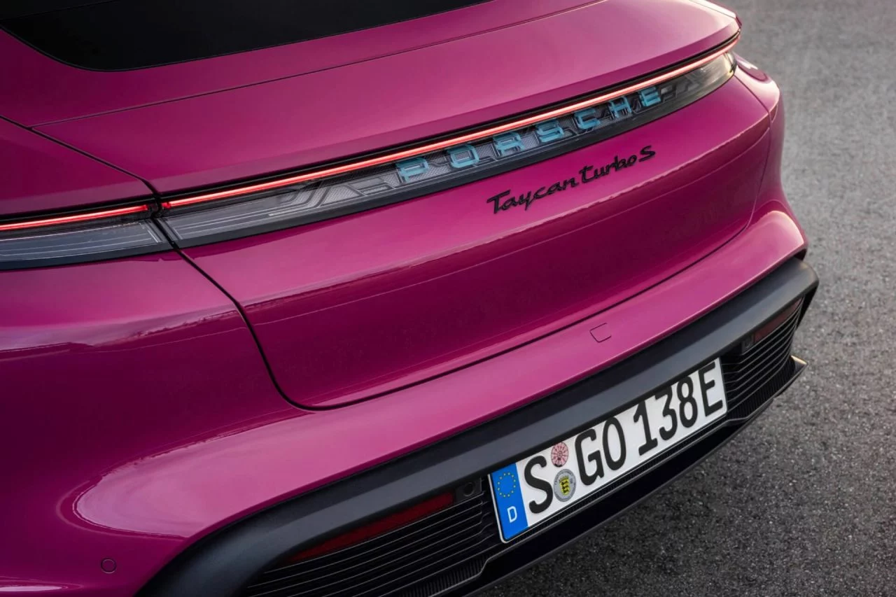 Porsche Taycan Actualizacion 2021 06