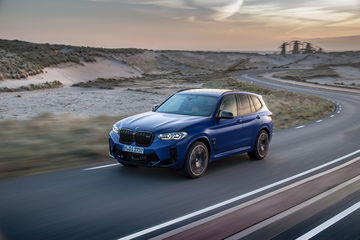 Perfil del nuevo BMW X3 mostrando su diseño dinámico y robusto.