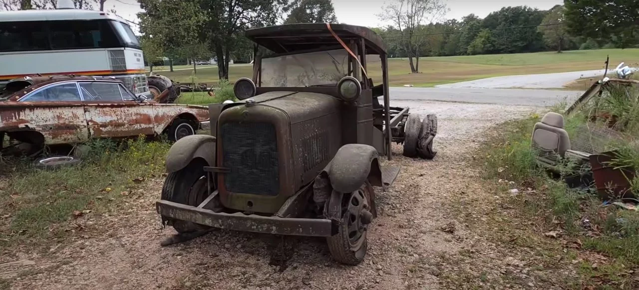 Camioneta Parada 81 Anos