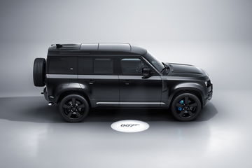 Land Rover Defender V8 Bond Edition 0921 001