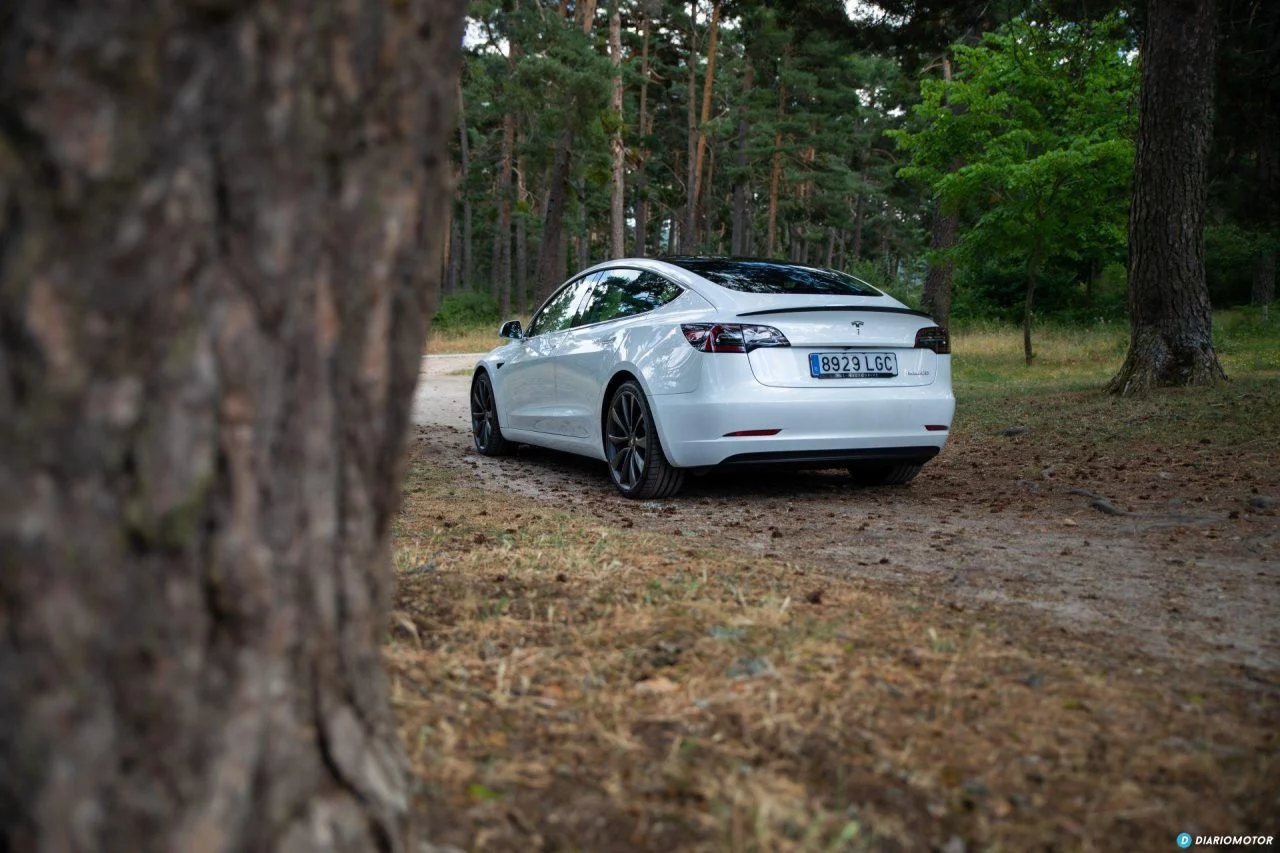 Tesla Model 3 Oferta Septiembre 2021 Exterior 01 Trasera