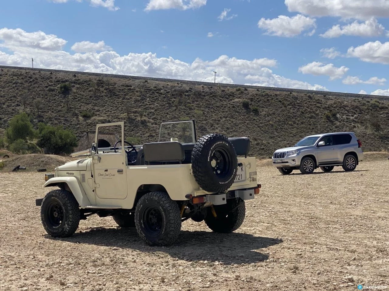 Toyota Land Cruiser Bj40 Vs Nuevo Trasera 