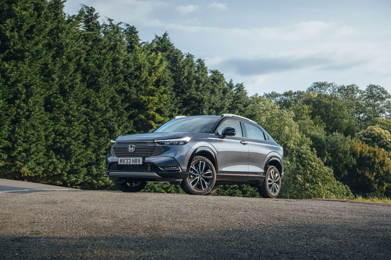 Vista lateral del Honda HR-V mostrando su diseño aerodinámico