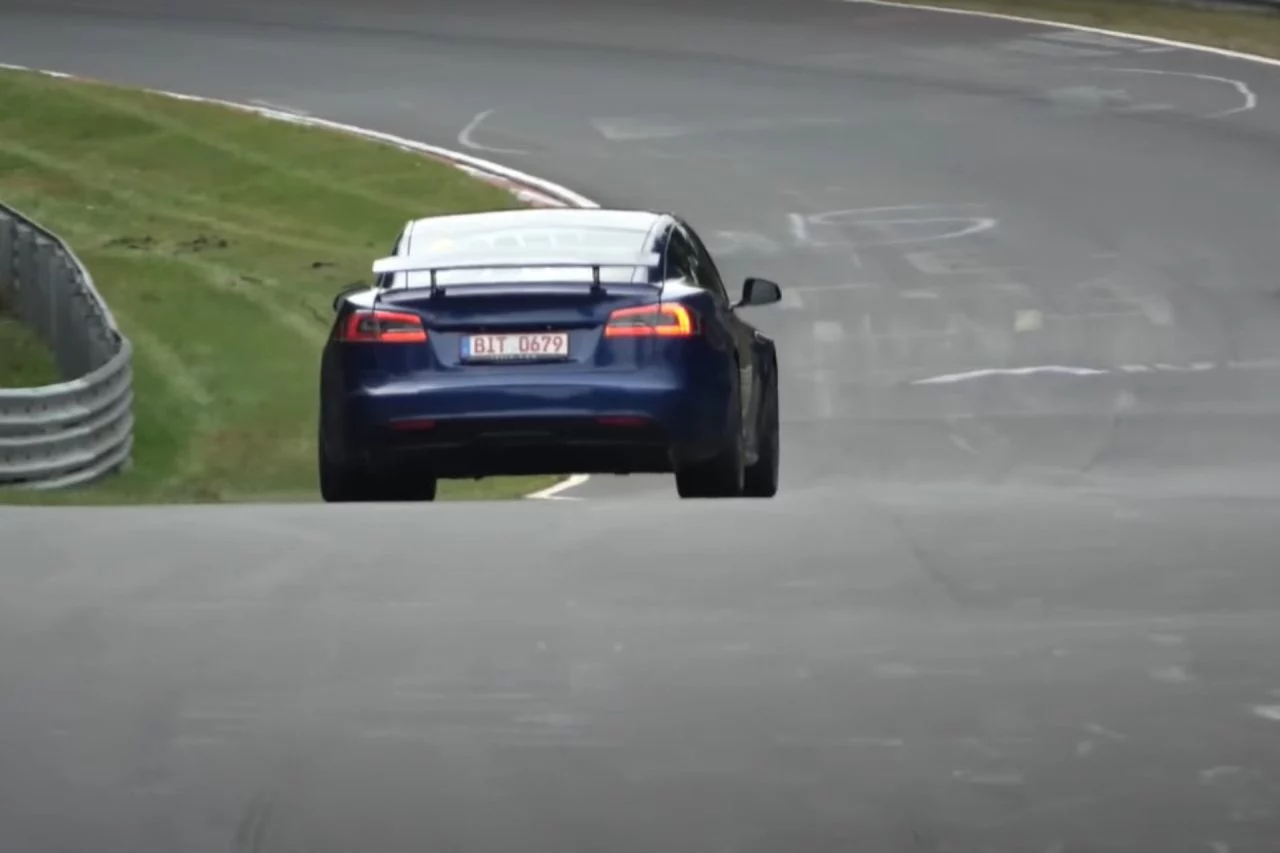 Tesla Model S Plaid Nurburgring Aerofreno 07