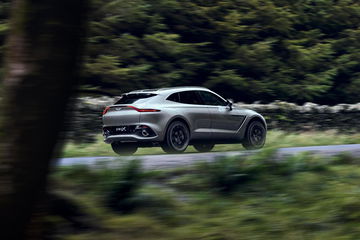 Aston Martin Dbx Straight Six 10