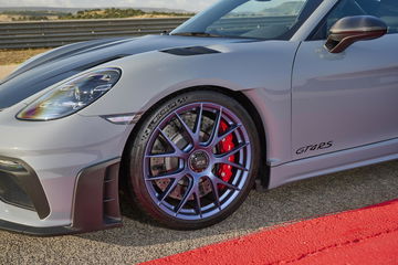 Porsche Cayman 718 Gt4 Rs 6