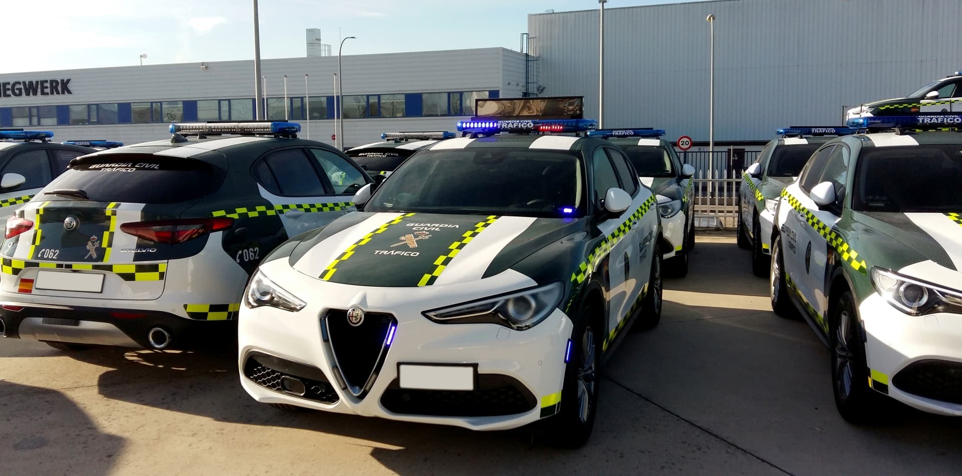 La Guardia Civil estrena coches
