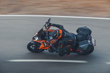 Ktm 1290 Super Duke Gt 2022 4