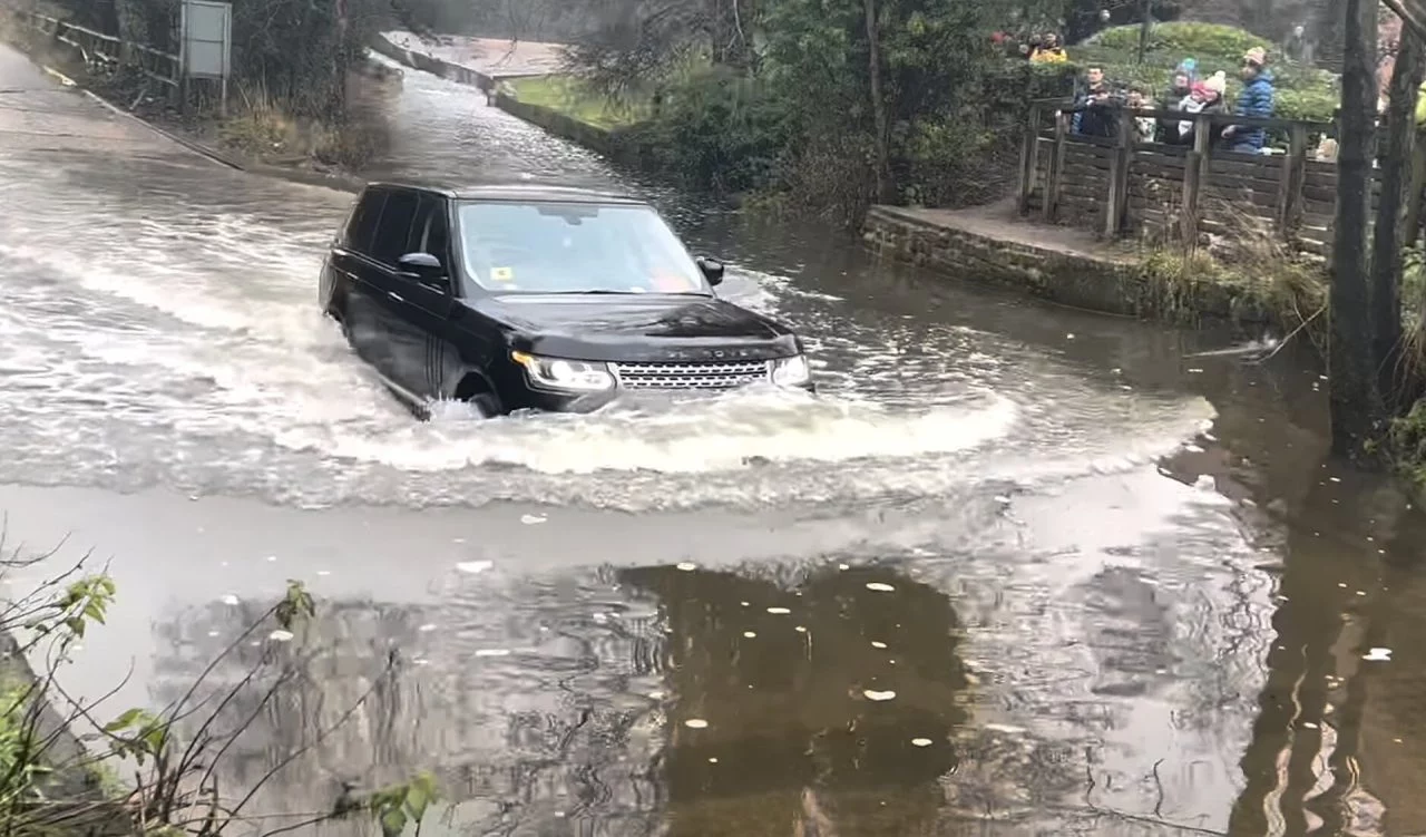 Prueba Agua Video 4x4 O Suv 1