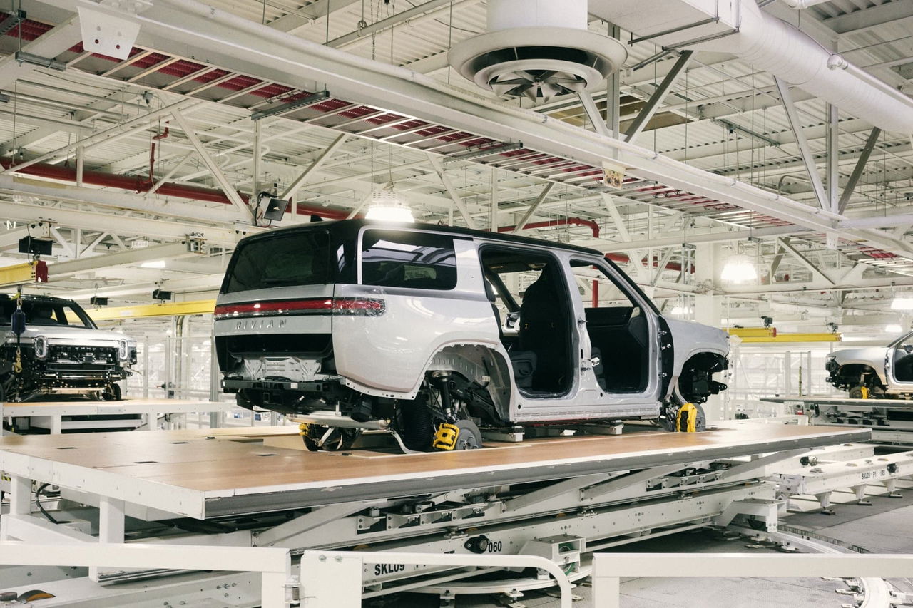 Rivian R1s 2022 06