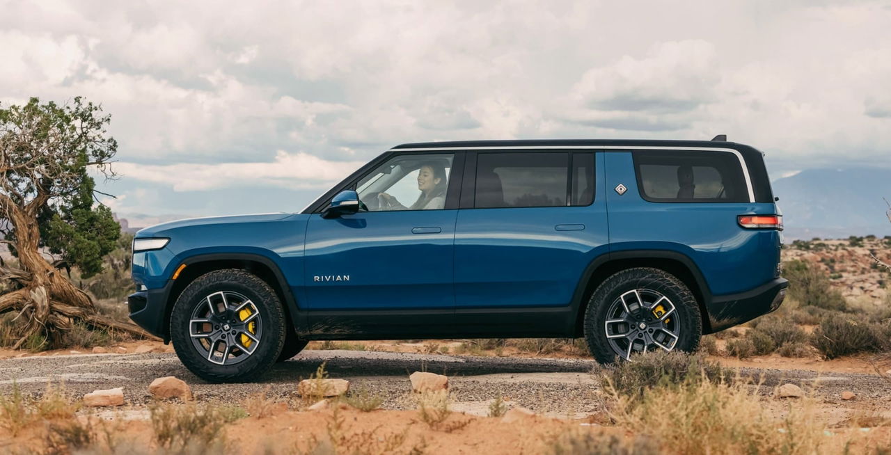 Rivian R1s 2022 10