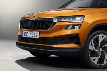 Skoda Karoq 2022 06 Exterior Frontal Naranja Faros