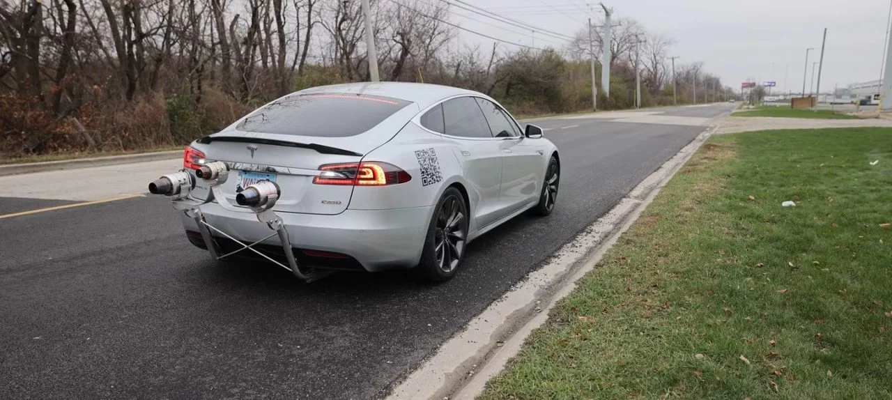 Tesla Model S Motores Reaccion