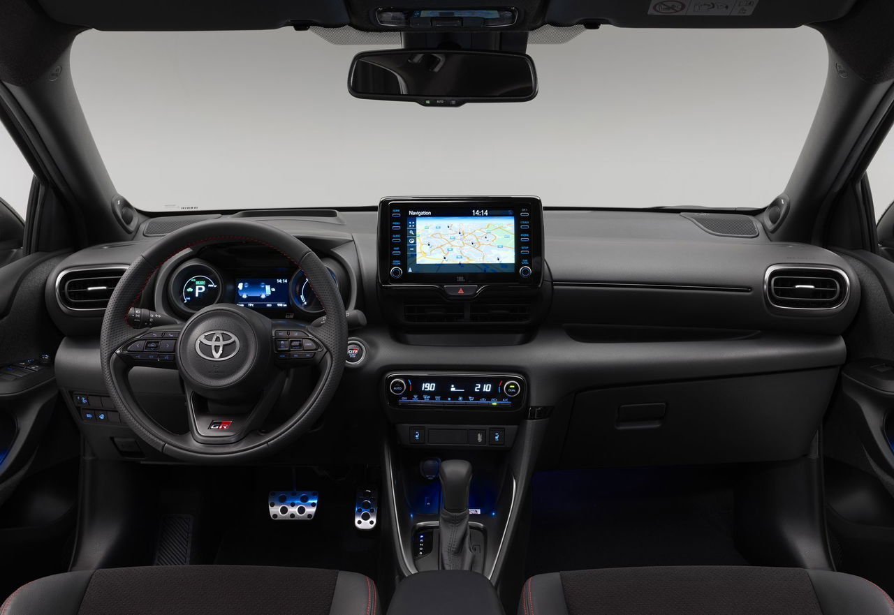 Toyota Yaris Gr Sport 2022 4 Interior