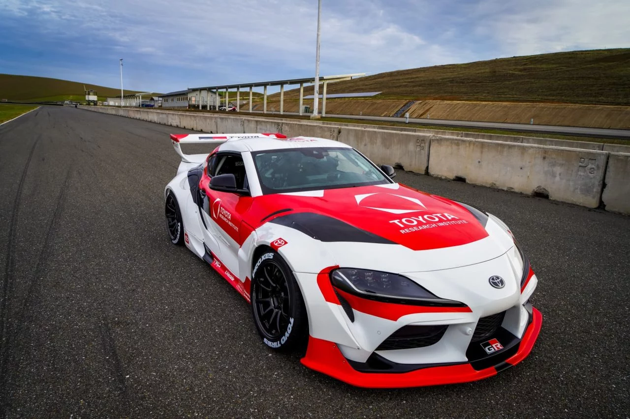 Drifting Coche Autonomo Toyota Supra 2