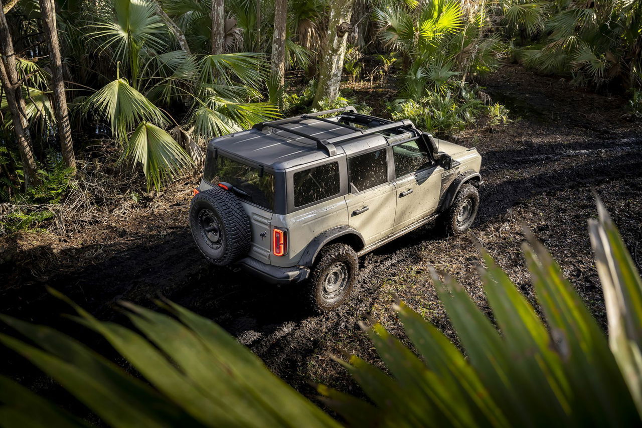 2022 Ford Bronco® Everglades™ Desert Sand