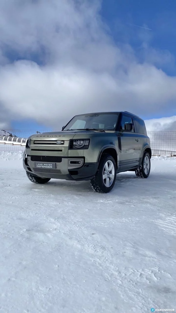 Land Rover Defender Nieve 00023