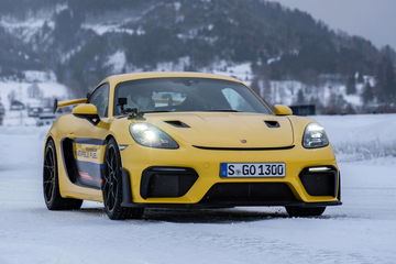 Porsche 718 Cayman Gt4 Rs Combustible Sintetico 02