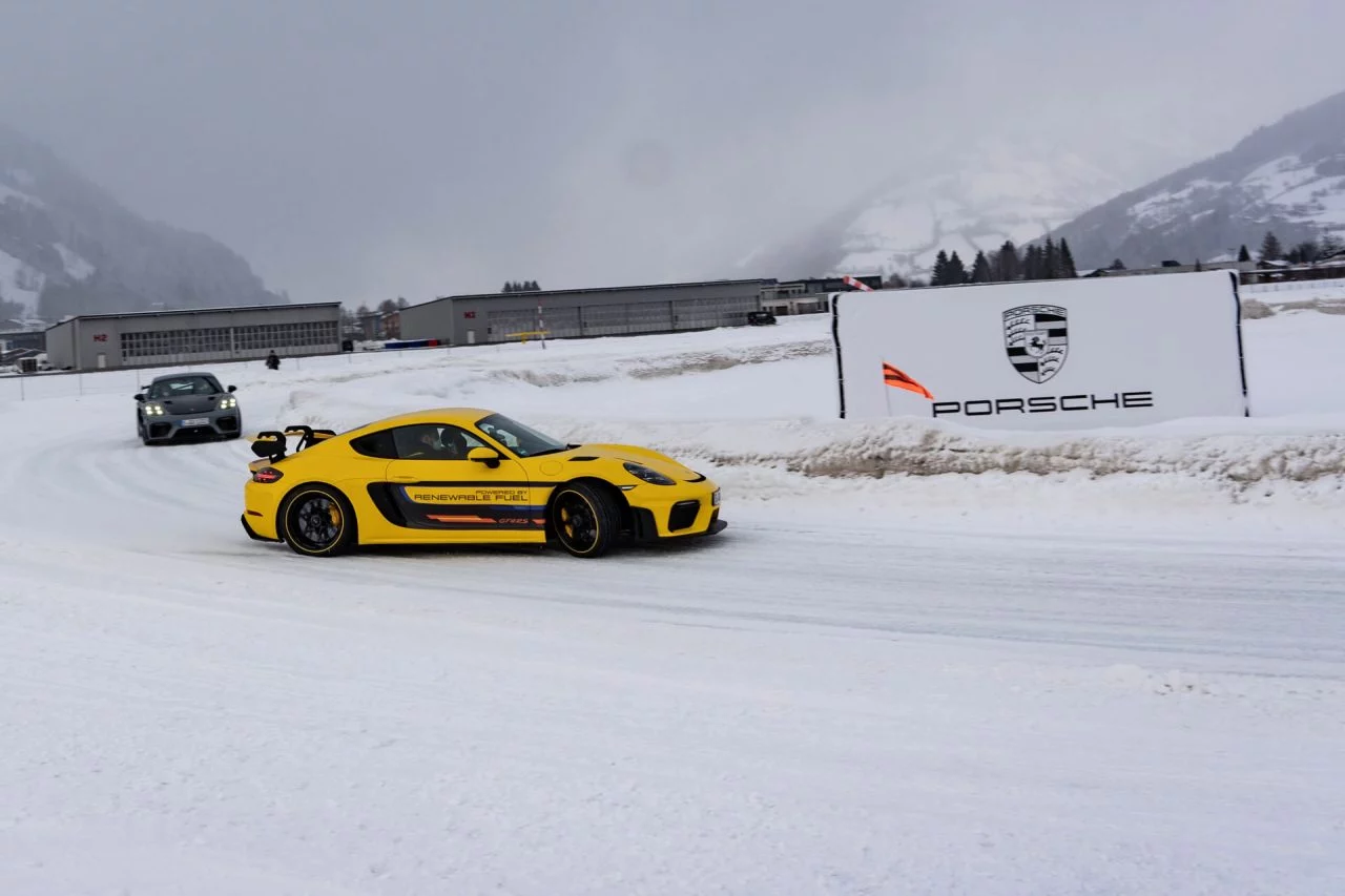 Porsche 718 Cayman Gt4 Rs Combustible Sintetico 04