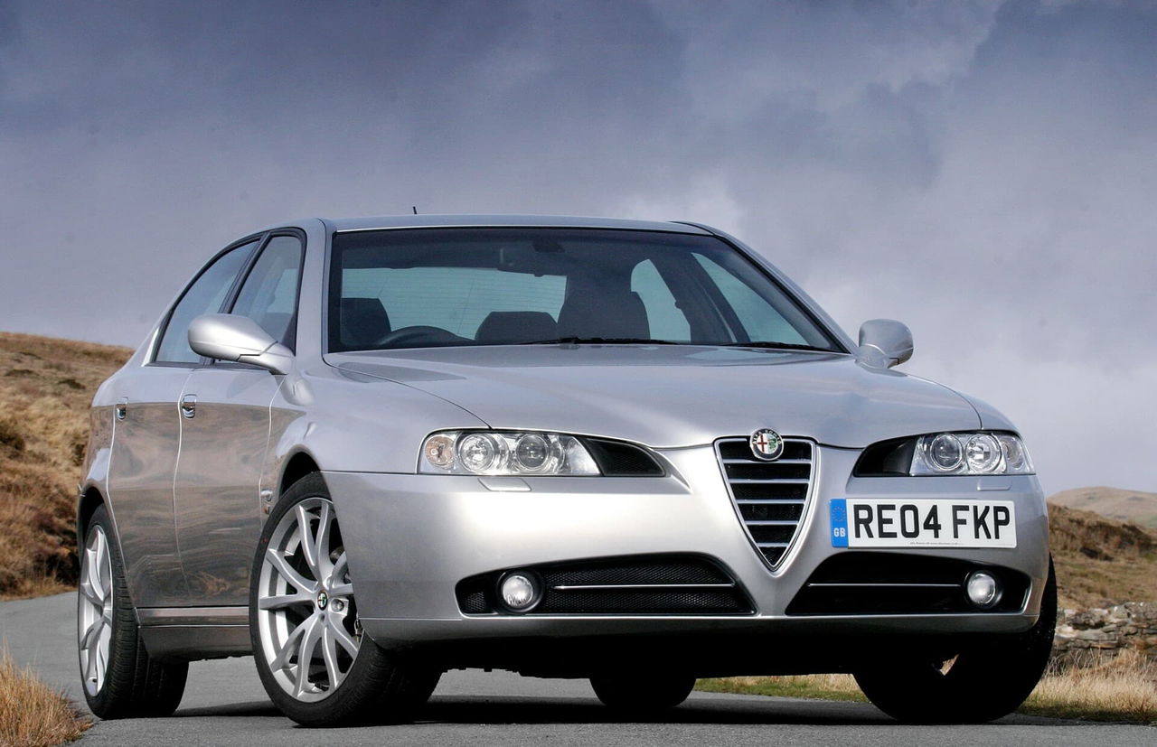 5 Coches Eclipsados Hermanos Alfa Romeo 166