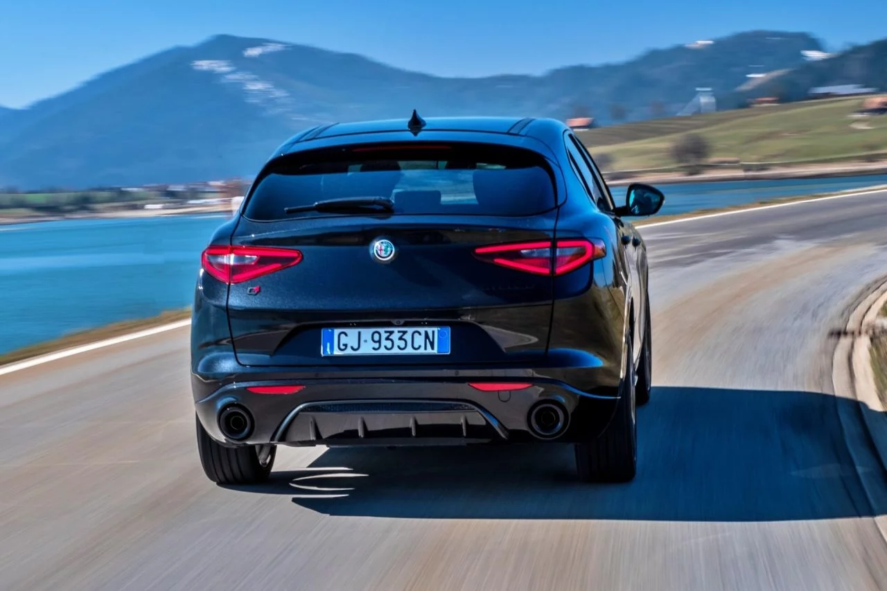 Alfa Romeo Giulia Stelvio Estrema 2022 08