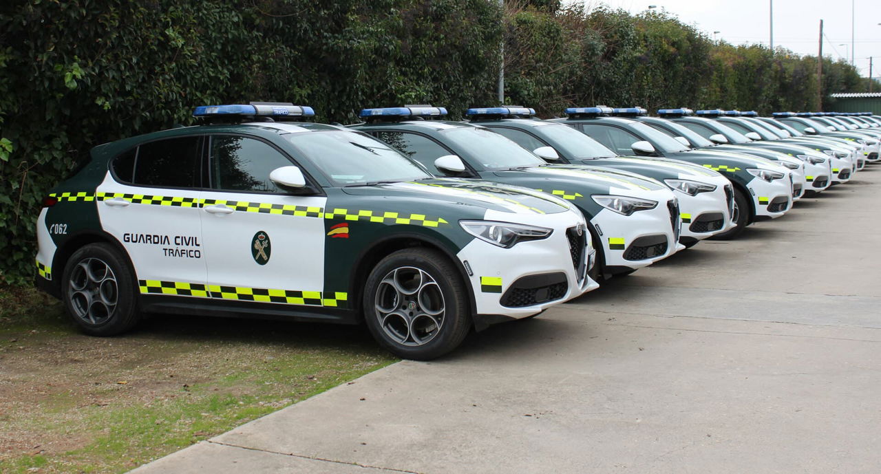 Alfa Romeo Stelvio Guardia Civil Trafico Dgt