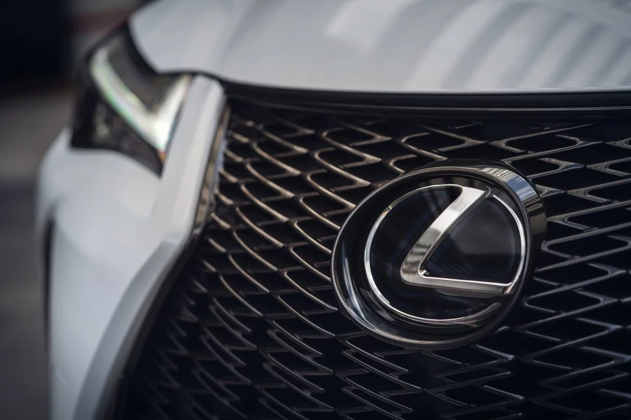 Lexus Ux 250h 2023 12 Exterior Parrilla