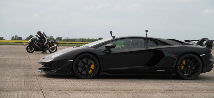 Lamborghini Aventador Svj Suzuki Hayabusa Drag Race 01