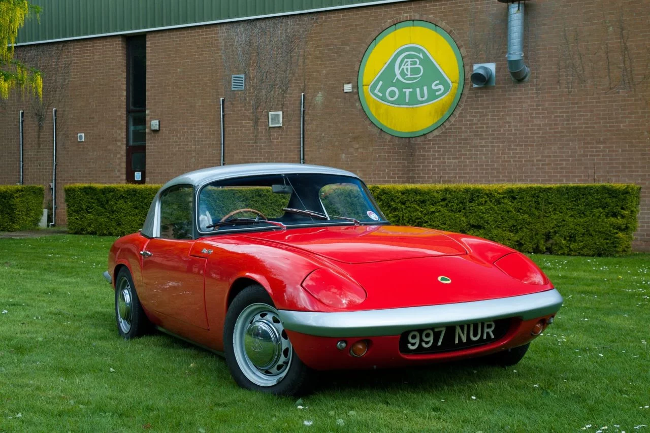 Lotus Elan 01