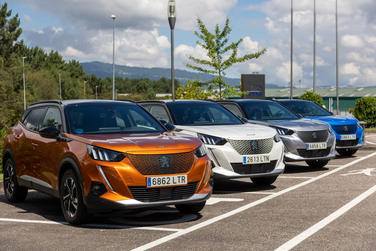 Peugeot E 2008 Exterior 09