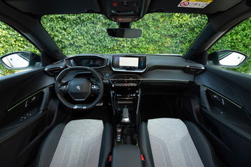 Peugeot E 2008 Interior 04