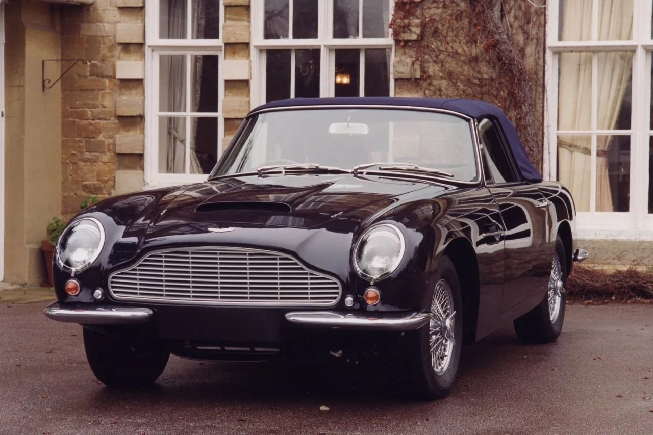 Aston Martin Db6 Volante 01