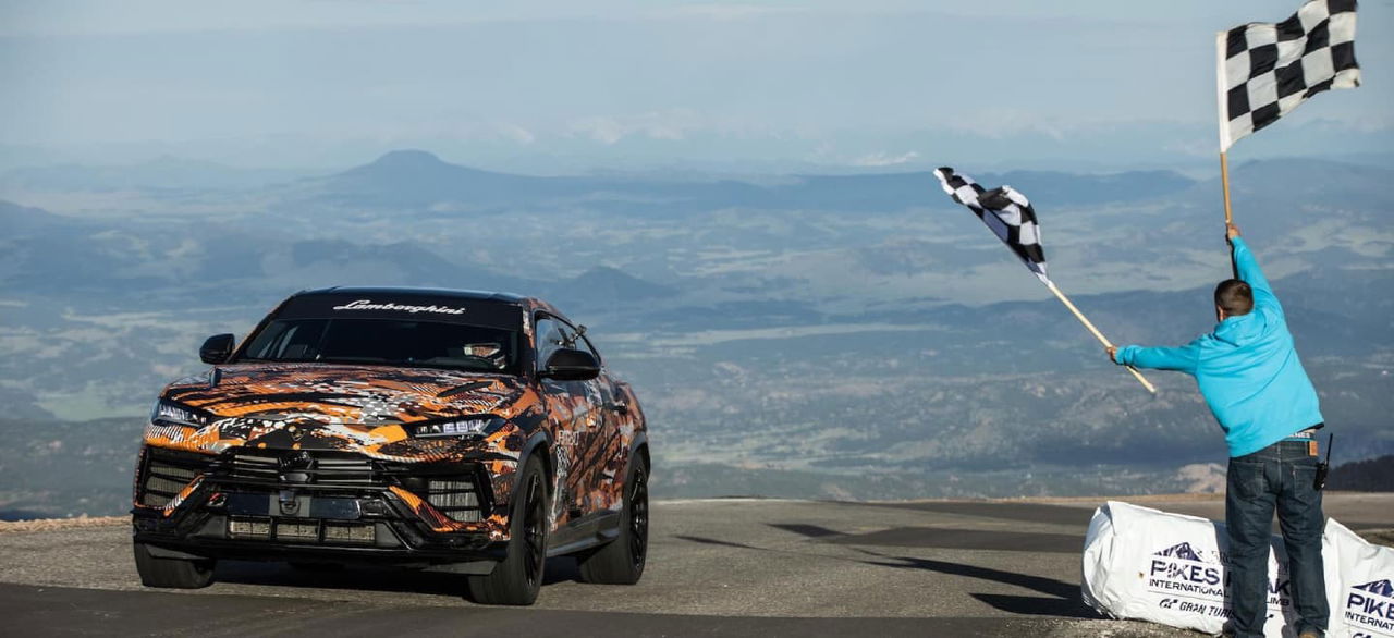 Lamborghini Urus Pikes Peak 01