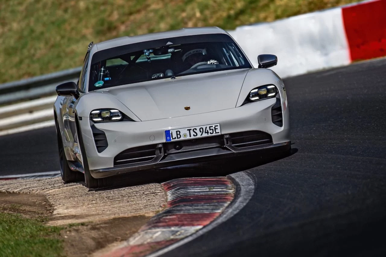 Porsche Taycan Turbo S Nurburgring Record 02