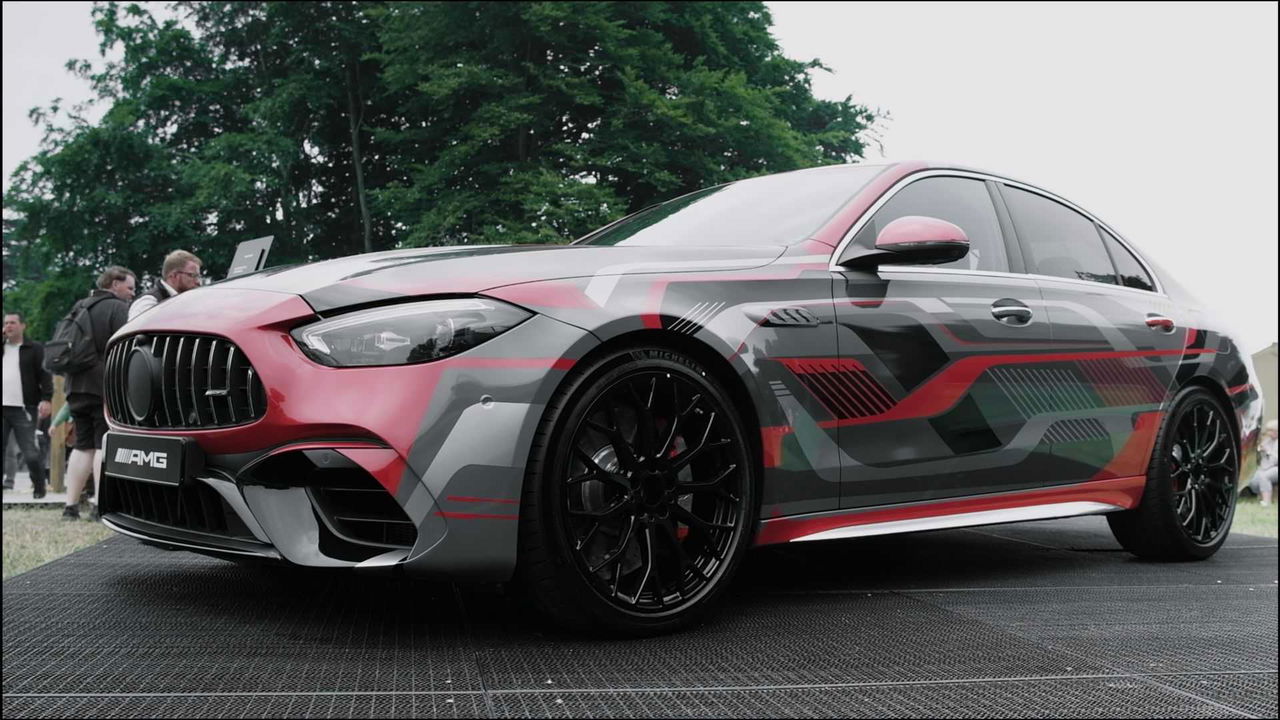 Mercedes Amg C 63 E Performance Teaser 2