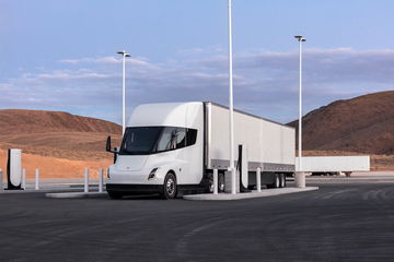 Tesla Semi 2022 10