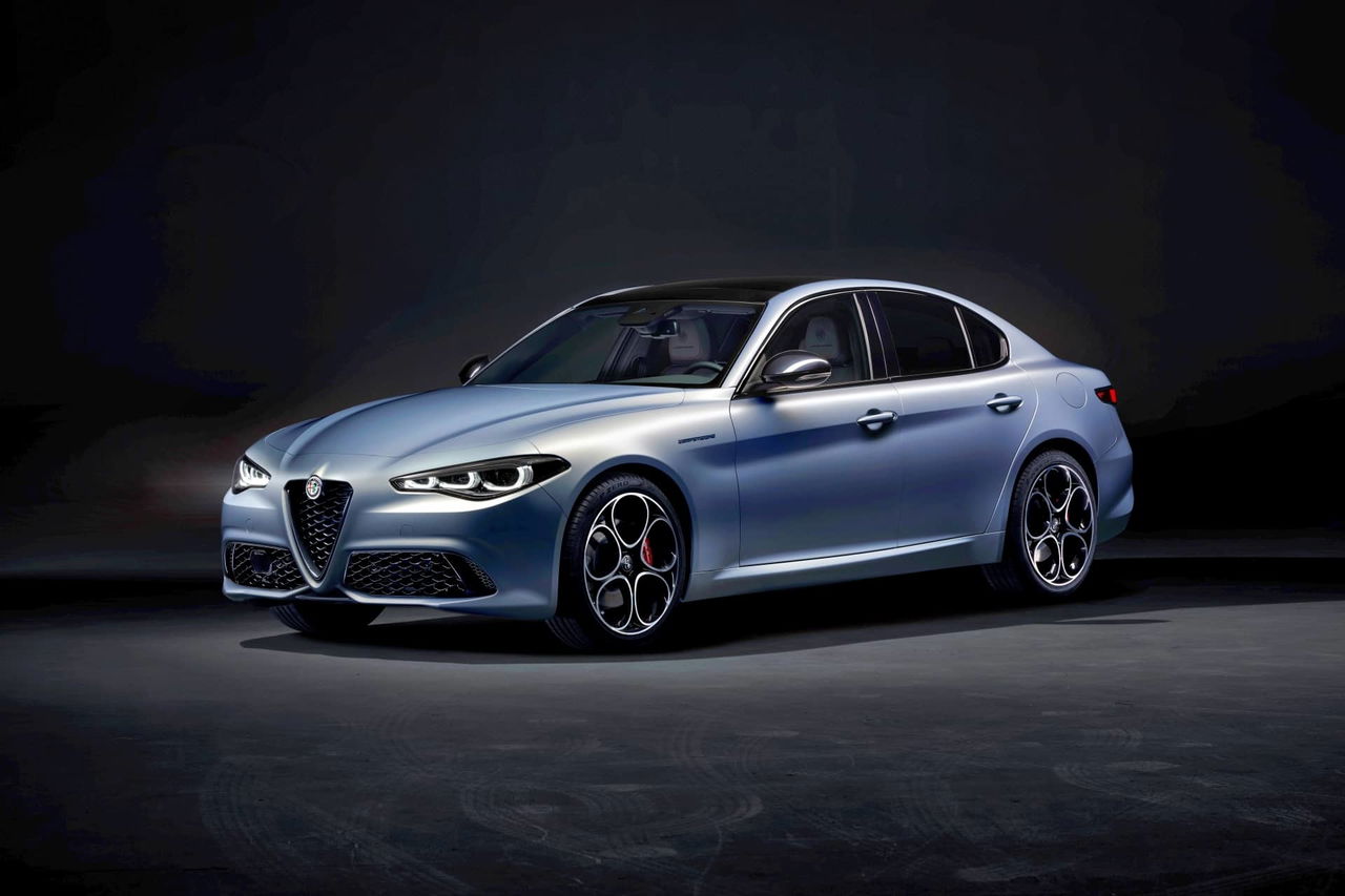 Alfa Romeo Giulia Stelvio 2023 20