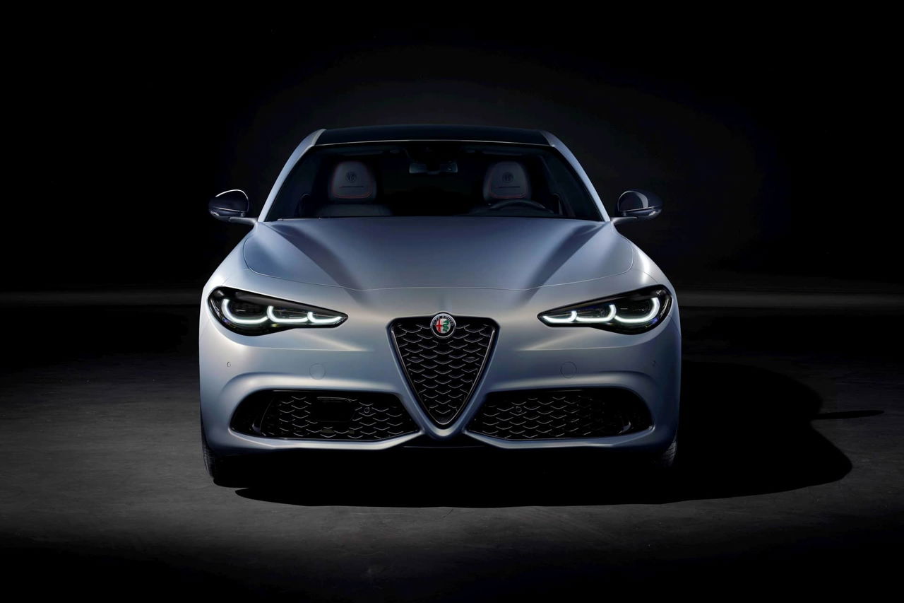 Alfa Romeo Giulia Stelvio 2023 34