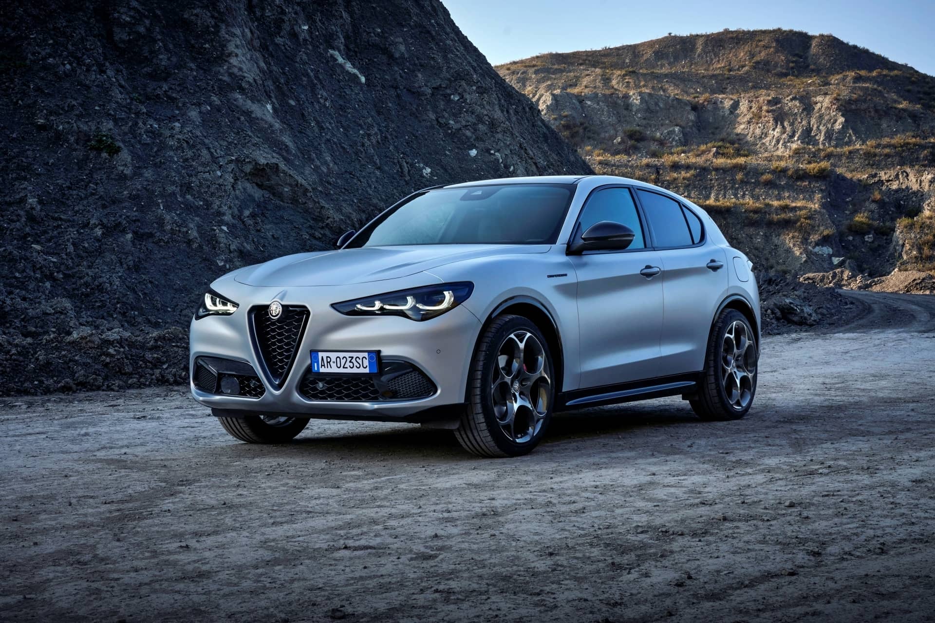 Restyling del Giulia /Stelvio Alfa-romeo-giulia-stelvio-2023-35-635abb94231ec