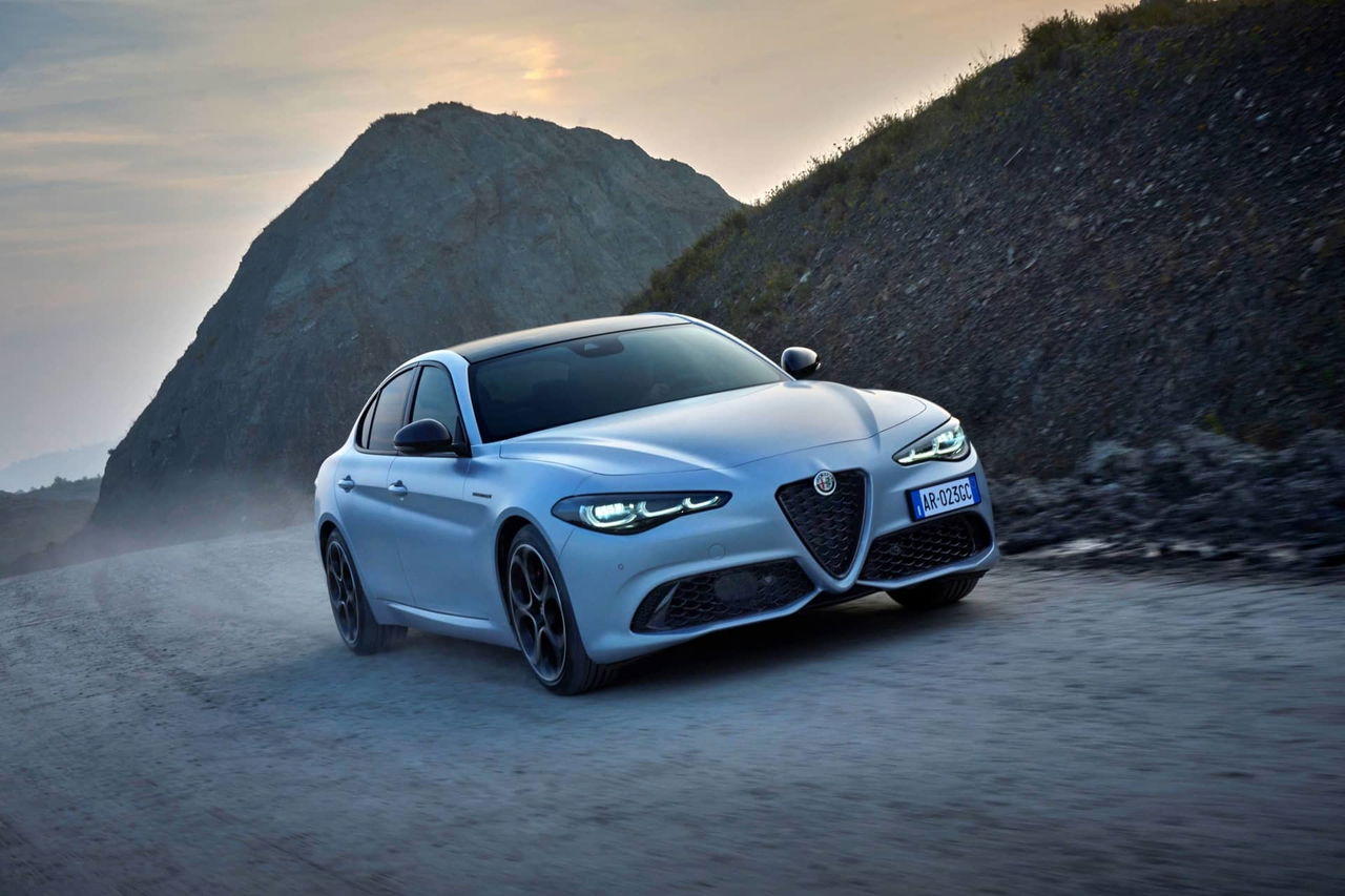 Alfa Romeo Giulia Stelvio 2023 52