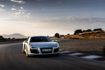 Audi R8 5.2 Fsi Quattro (1st Generation)