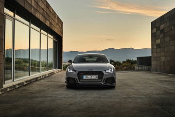 Audi Tt Rs Iconic Edition 01