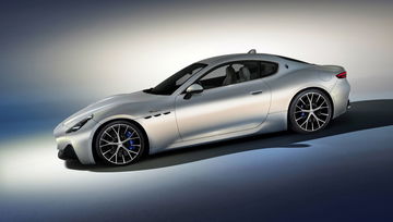 Maserati Granturismo 2023 1022 12