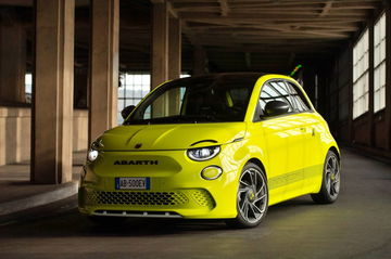 Abarth 500e 2023 10