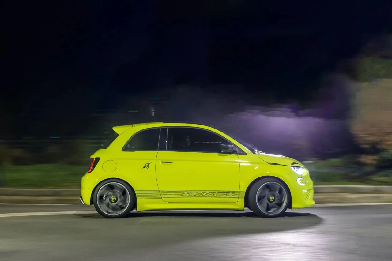 Abarth 500e 2023 29