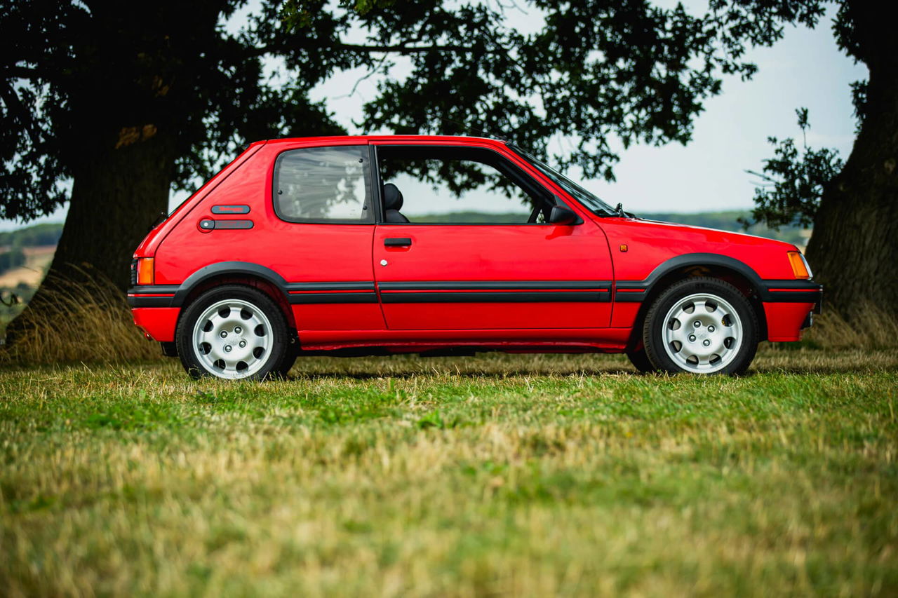 Peugeot 205 Gti Restomod 16