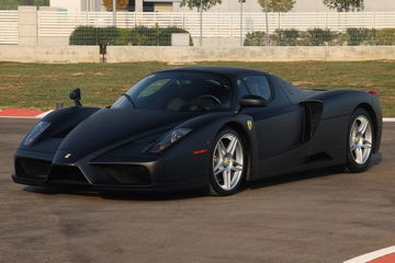 Unico Ferrari Enzo Negro Mate Subasta Sultan Brunei 01