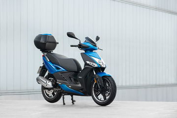 Kymco Agility 125 Azul Movimiento 01