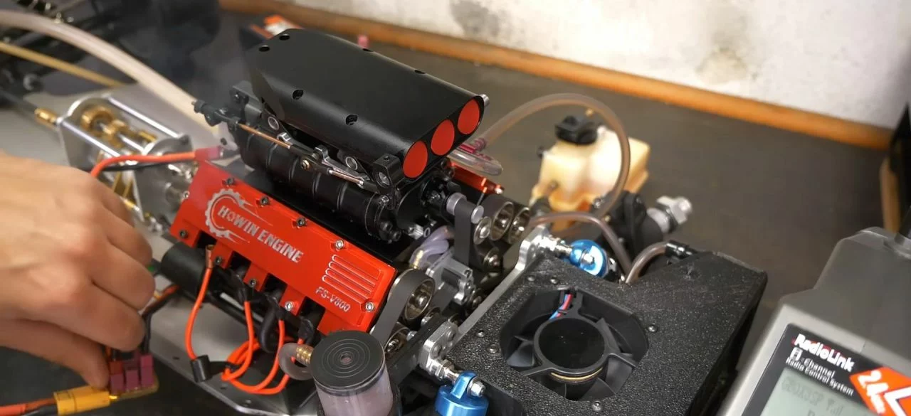 Motor V8 Supercharged Miniatura